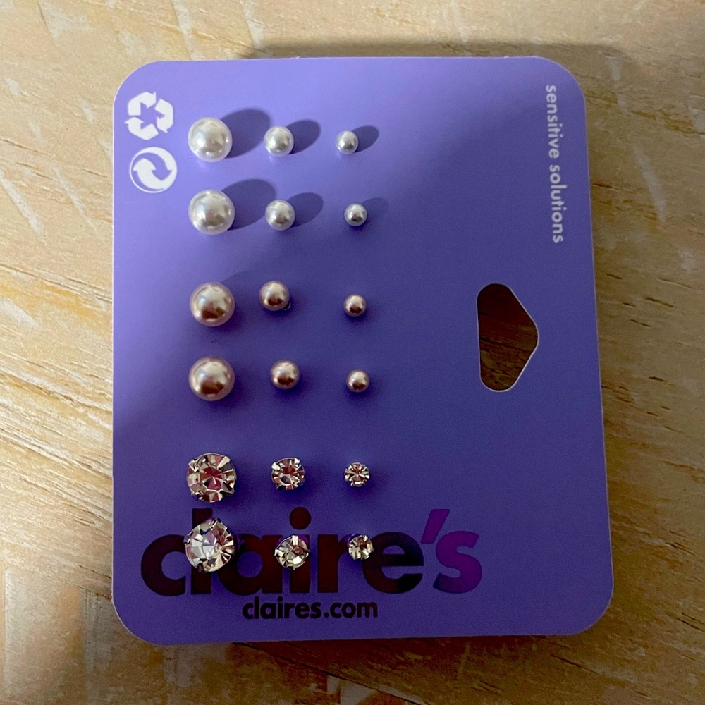 Claire’s Pearl and Diamond Stud Set